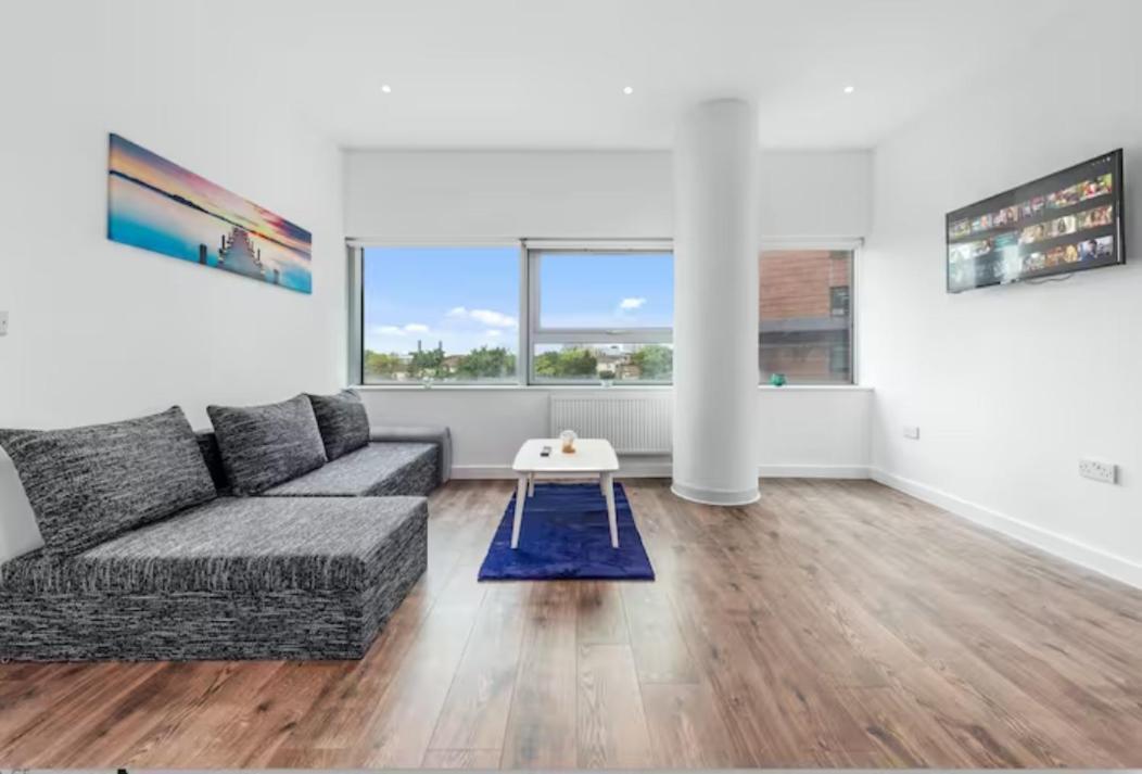Delta 2 Bedroom Flat In London Dp102 Croydon Kültér fotó